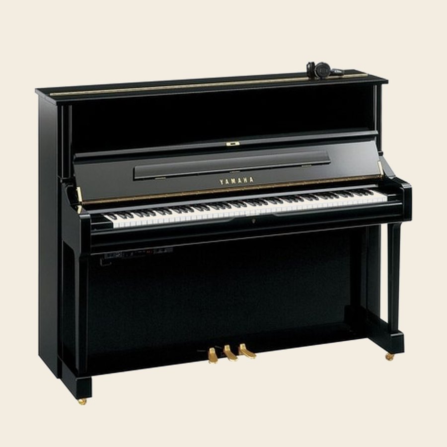 Silent piano with headphones – can be played silently